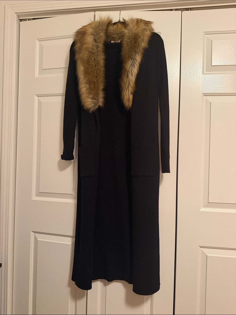 Mumu Black Knit Sweater with Faux Fur Collar